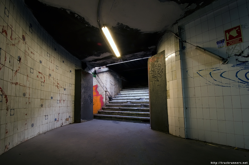 Illustration for article titled Lost in a Maze of Abandoned Stations Beneath the Streets of Barcelona